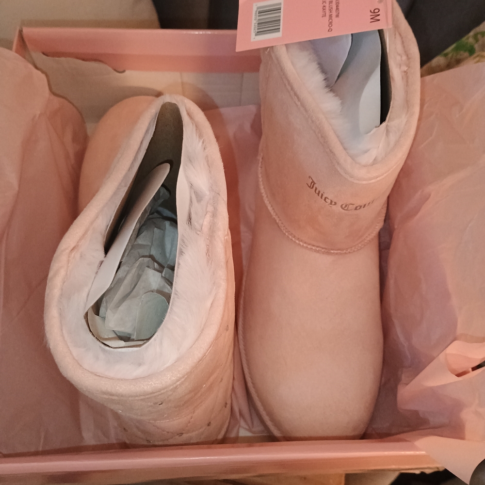 Quilted Pink Women's Boots - Picture 4 of 5
